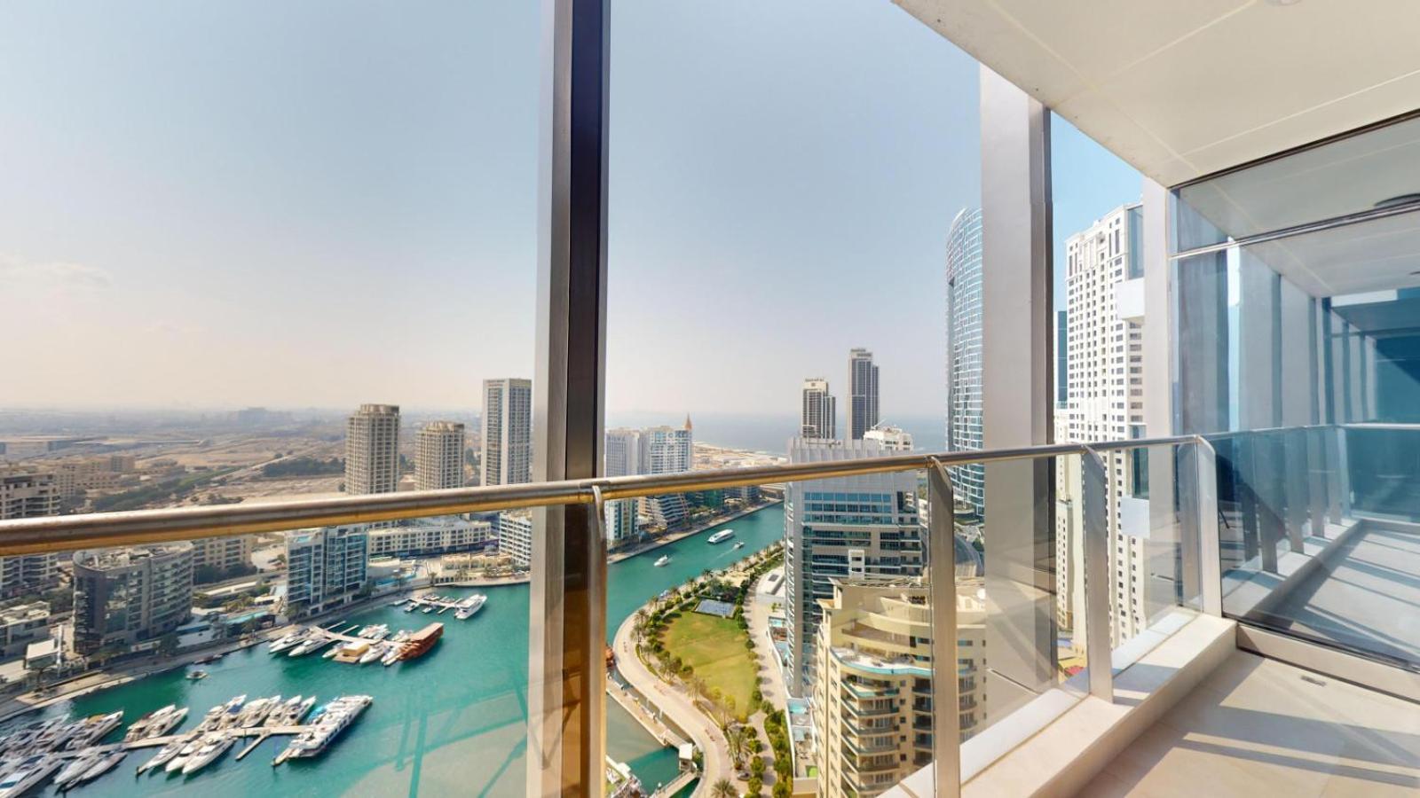 Sparkle Tower - Chic Three Bed With Marina View Apartment Dubai