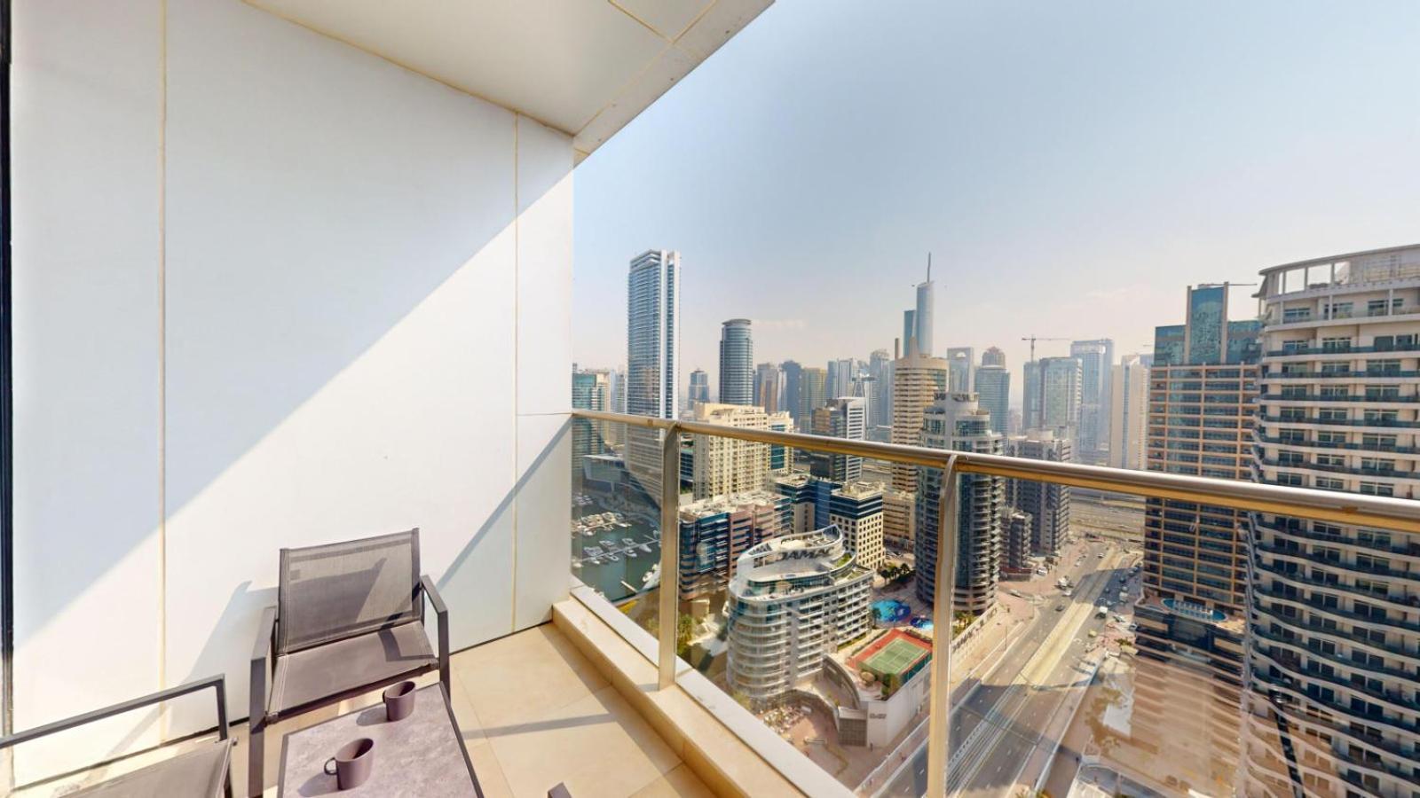 Sparkle Tower - Chic Three Bed With Marina View * Dubai