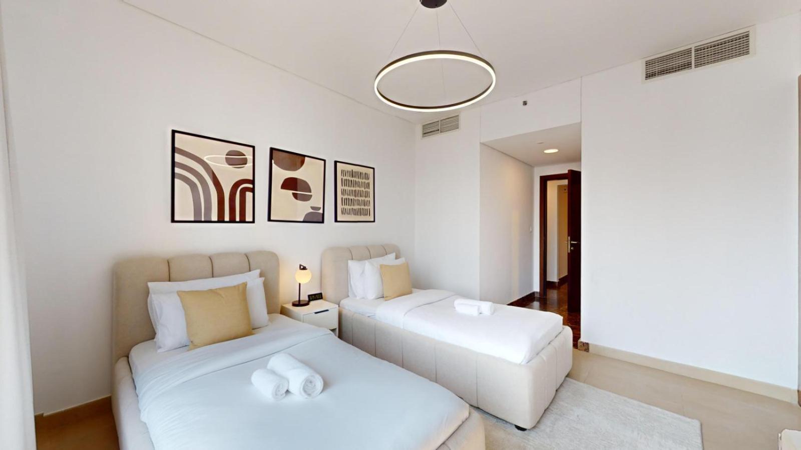 Sparkle Tower - Chic Three Bed With Marina View