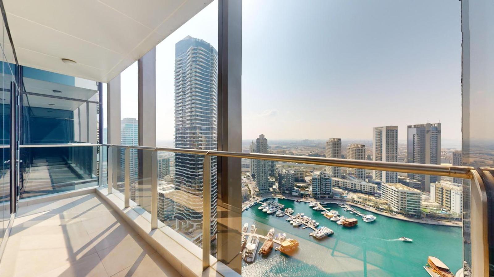 Sparkle Tower - Chic Three Bed With Marina View Apartment Dubai