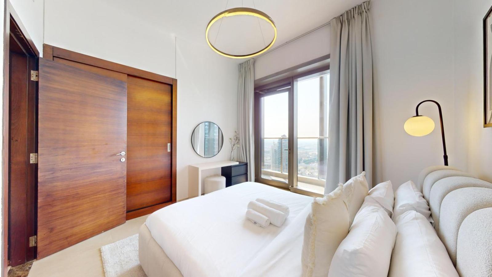 Sparkle Tower - Chic Three Bed With Marina View * Dubai