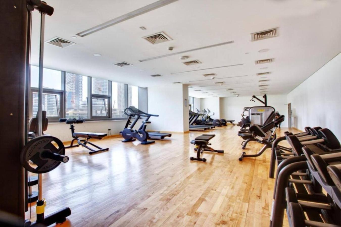 Apartment Sparkle Tower - Chic Three Bed With Marina View Dubai